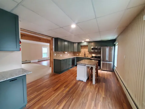 $3,500 | 526 Canaan Street, Unit 2, Canaan, NH 03741