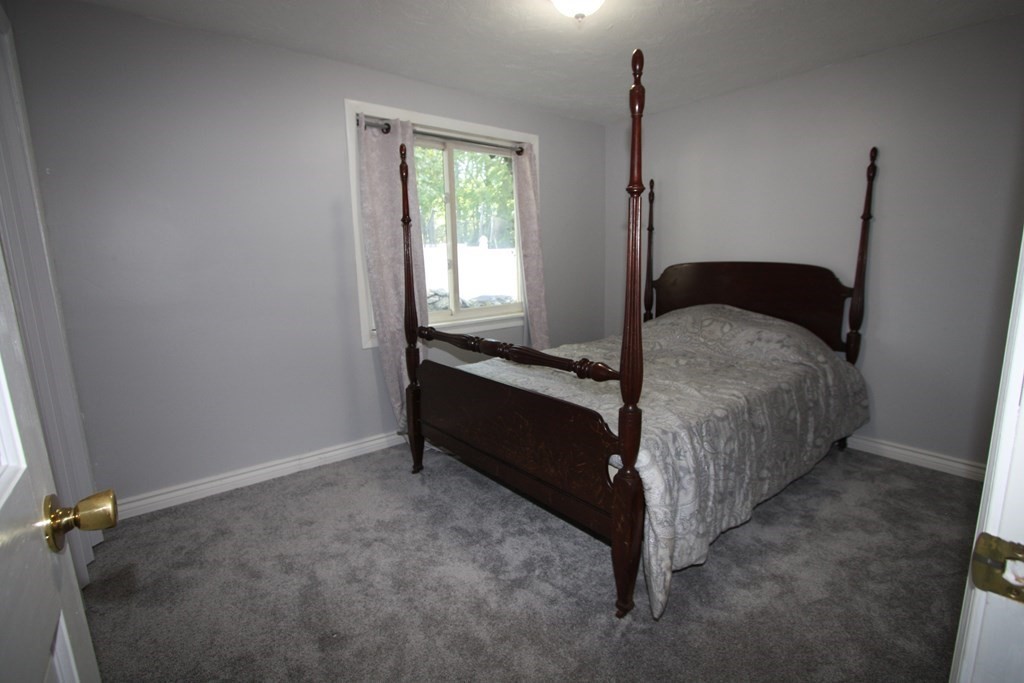 39 Warren Road Auburn, MA 01501 - Photo 11 of 15 Gallery Image 11