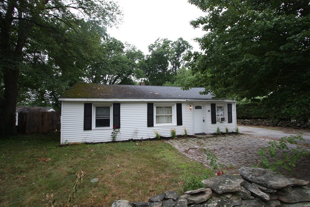 39 Warren Road Auburn, MA 01501 - Photo 3 of 15 Gallery Image 3