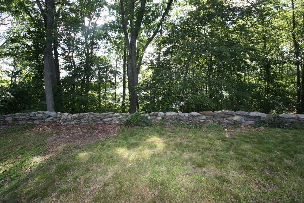 39 Warren Road Auburn, MA 01501 - Photo 4 of 15 Gallery Image 4