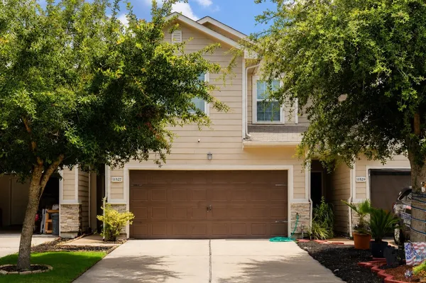 $1,920 | 11527 Champions Green Drive, Houston, TX 77066