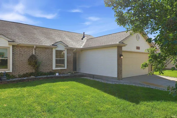 $194,900 | 3975 Cobblestone Cove, New Haven, IN 46774