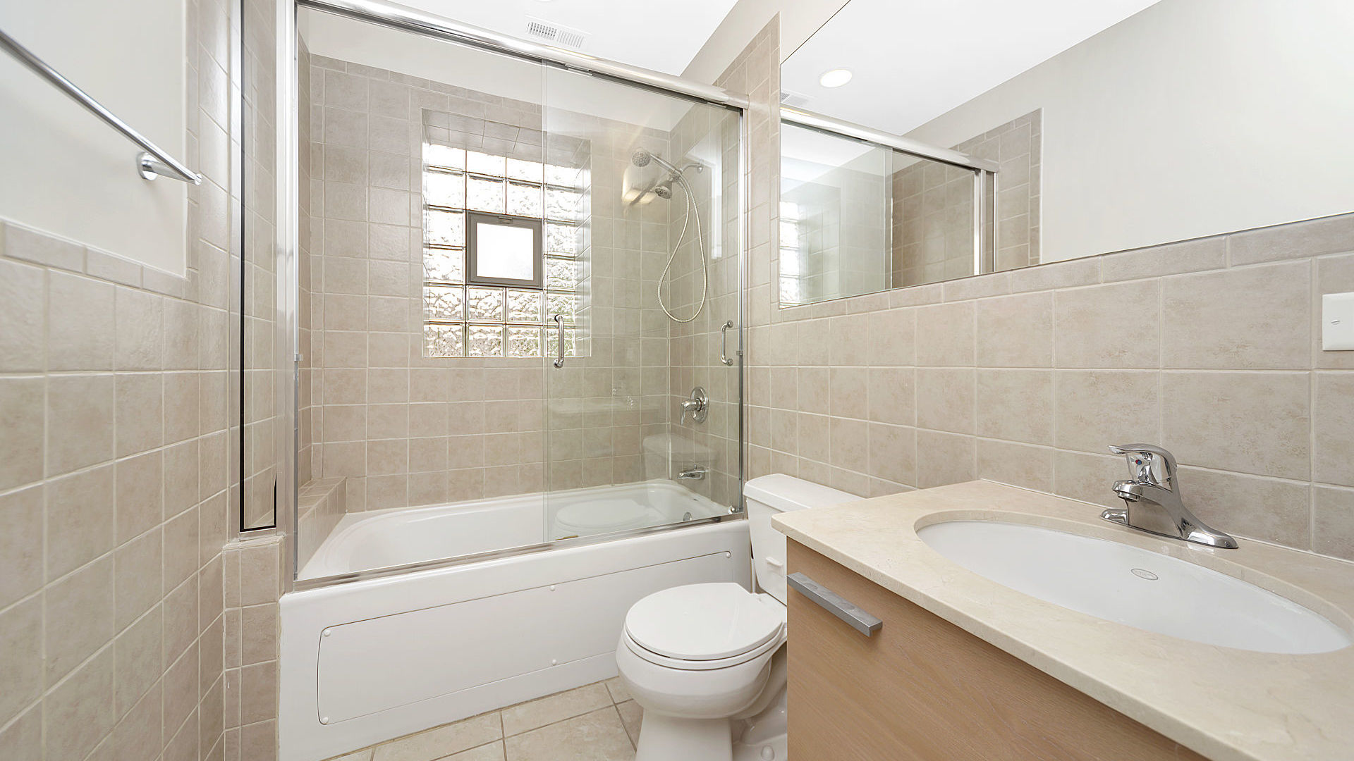 3350 West Grace Street, Unit 3 Chicago, IL 60618 - Photo 14 of 17