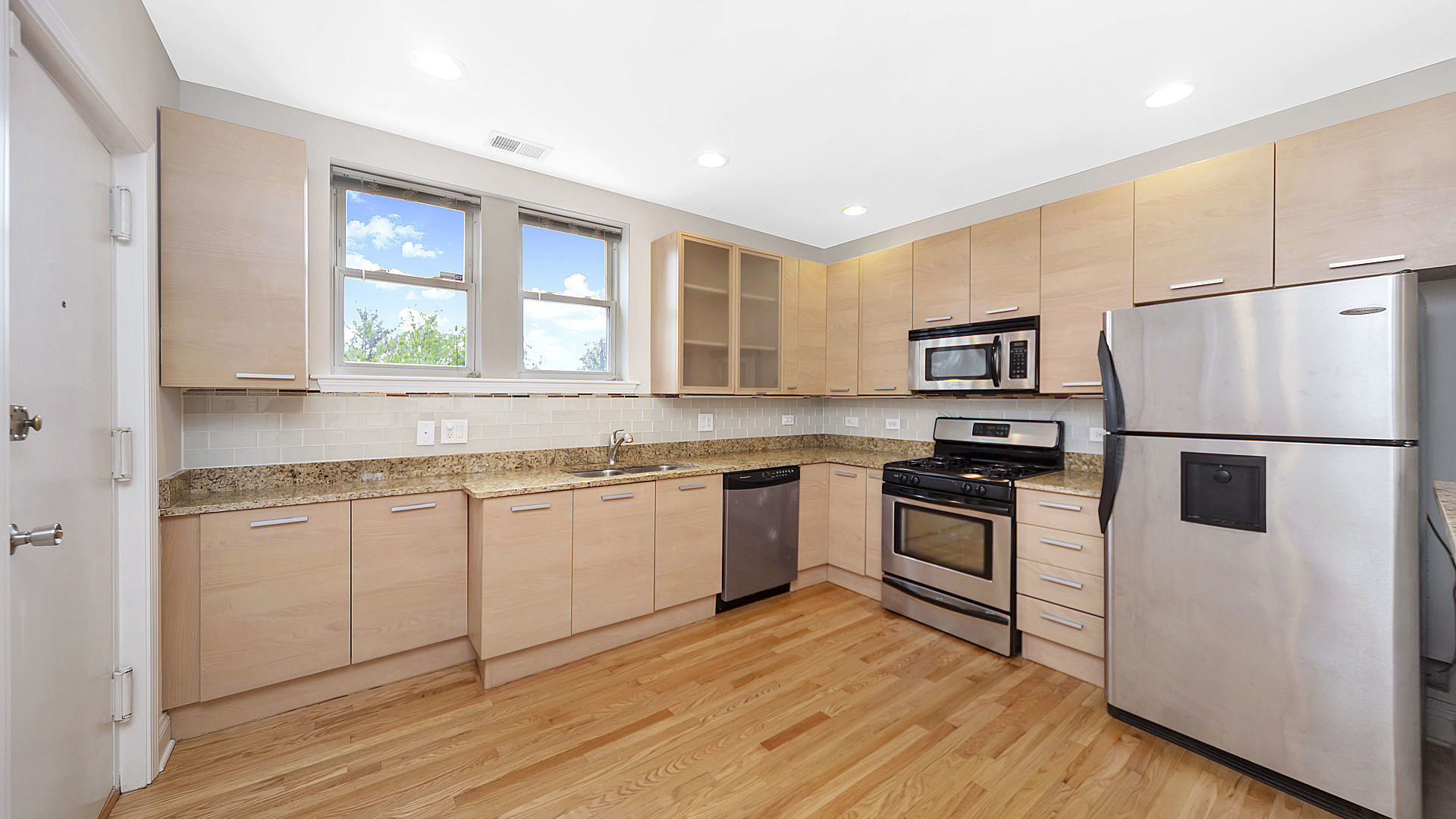 3350 West Grace Street, Unit 3 Chicago, IL 60618 - Photo 4 of 17