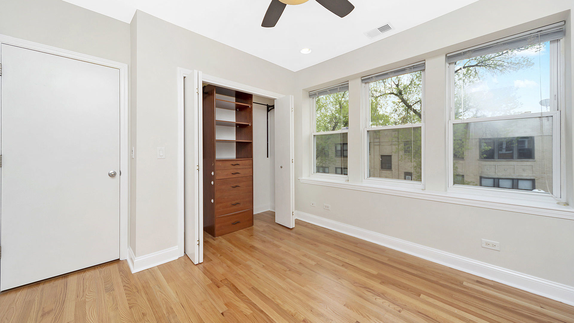 3350 West Grace Street, Unit 3 Chicago, IL 60618 - Photo 8 of 17