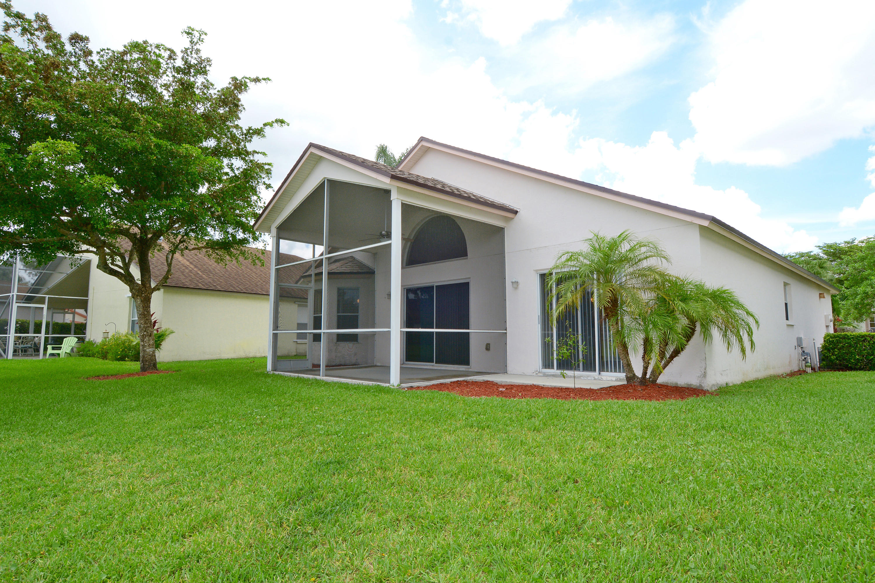 433 Trotters Lane Greenacres, FL 33413 - Photo 3 of 20 yard and back ext
