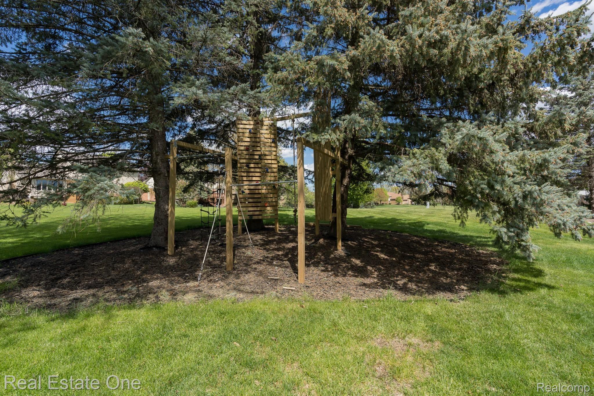 3460 Wedgewood Drive Rochester, MI 48306 - Photo 42 of 47 Wedgewood MLS-W046.jpg