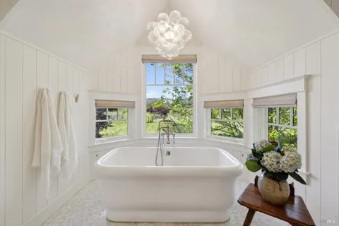 $6,200,000 | 19696 7th Street East, Sonoma, CA 95476
