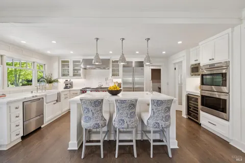 $6,200,000 | 19696 7th Street East, Sonoma, CA 95476