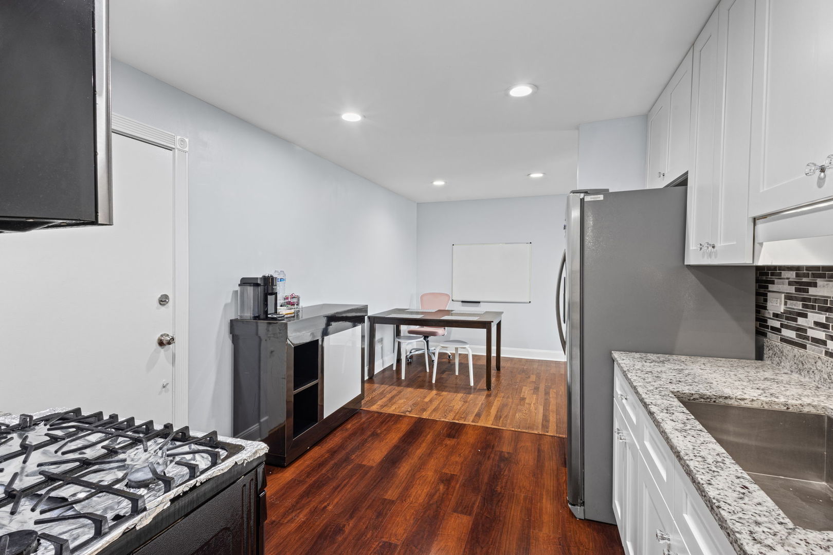 9460 Dee Road, Unit 2H Des Plaines, IL 60016 - Photo 11 of 22