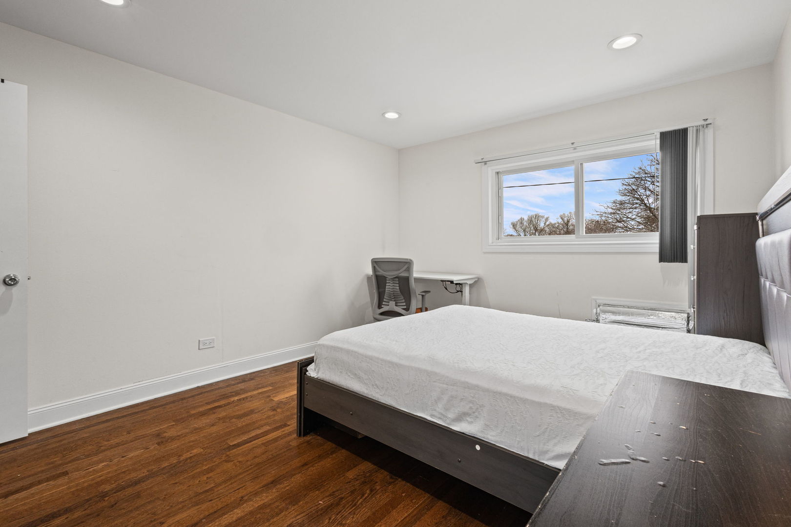 9460 Dee Road, Unit 2H Des Plaines, IL 60016 - Photo 17 of 22