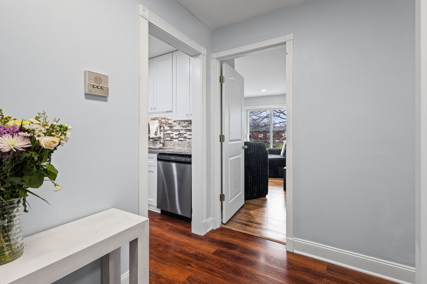 9460 Dee Road, Unit 2H Des Plaines, IL 60016 - Photo 3 of 22