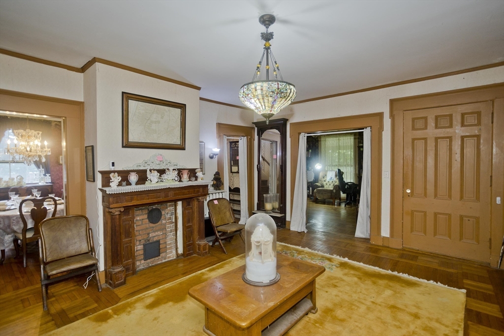 2 Crescent Hill Springfield, MA 01105 - Photo 19 of 42