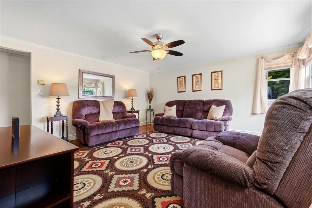 7 Taylor Street Saugus, MA 01906 - Photo 5 of 42