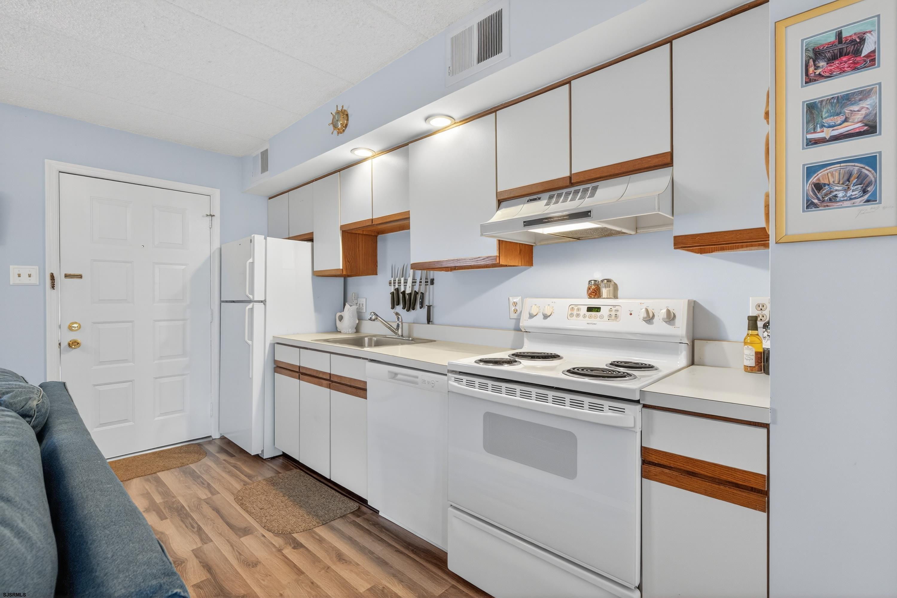 323 44th Street South, Unit 2 Brigantine, NJ 08203 - Photo 8 of 30