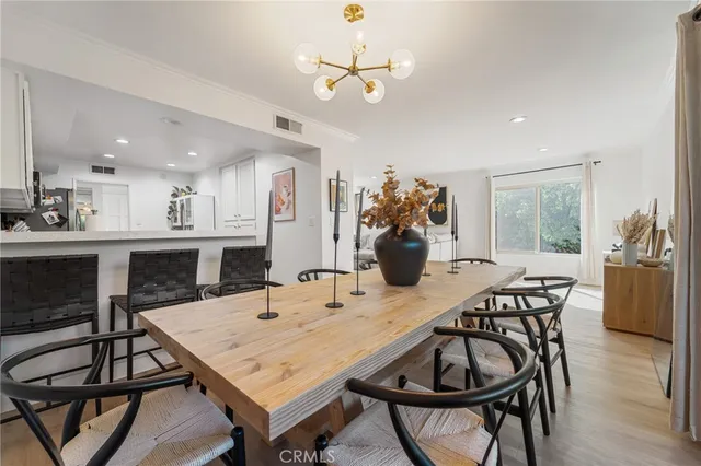 $699,000 | 5440 Lindley Avenue, Unit 201, Encino, CA 91316