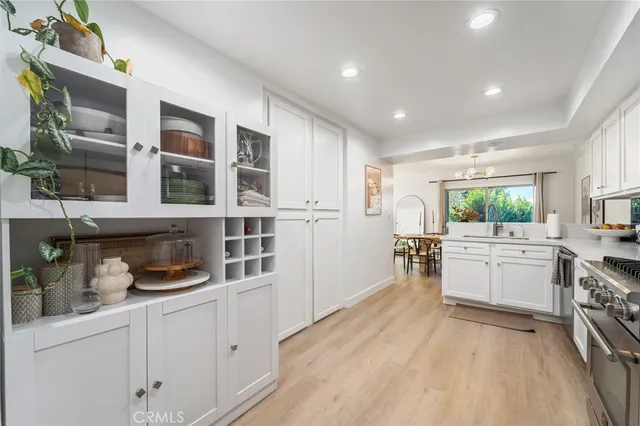 $699,000 | 5440 Lindley Avenue, Unit 201, Encino, CA 91316