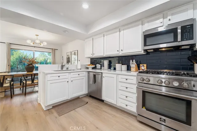 $699,000 | 5440 Lindley Avenue, Unit 201, Encino, CA 91316