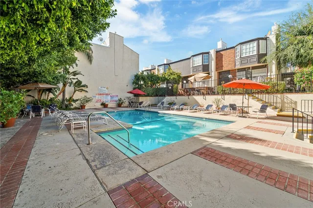 $699,000 | 5440 Lindley Avenue, Unit 201, Encino, CA 91316