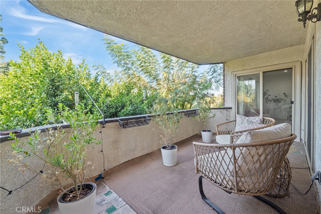 5440 Lindley Avenue, Unit 201 Encino, CA 91316 - Photo 10 of 38