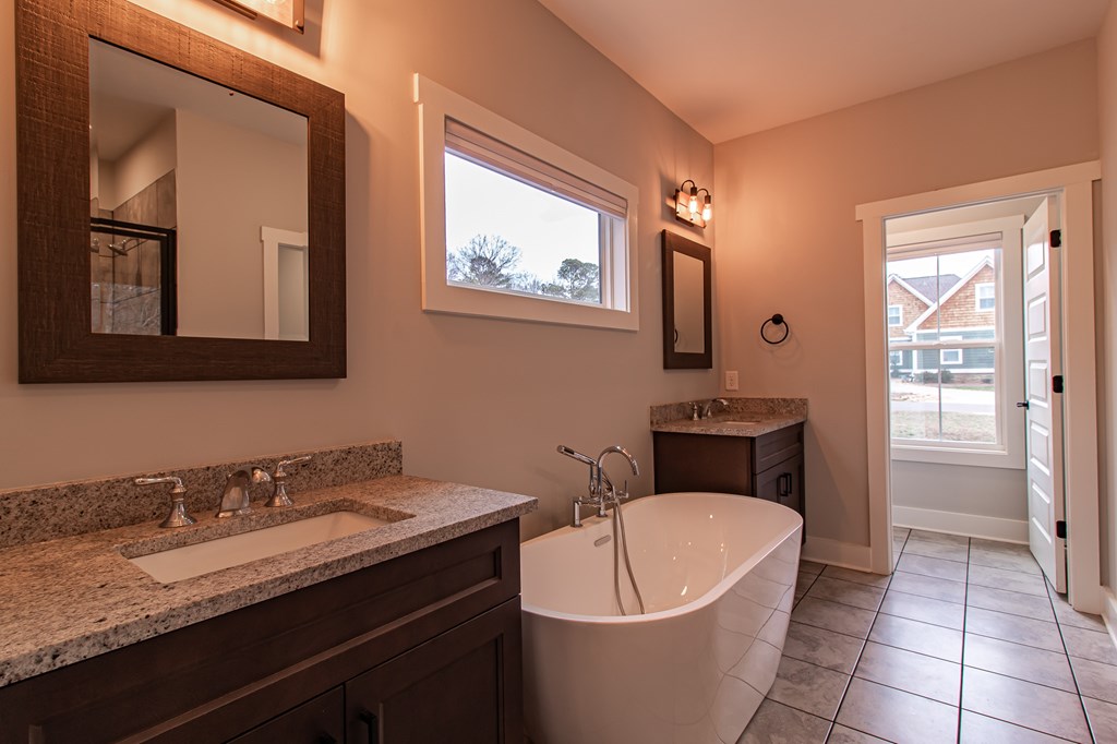 406 Bridge Road Ellijay, GA 30540 - Photo 17 of 29 Primary Bathroom (shower included)