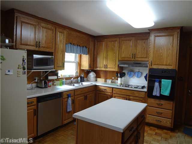 1112 Ruayne Road Greensboro, NC 27406 - Photo 2 of 7 Kitchen.