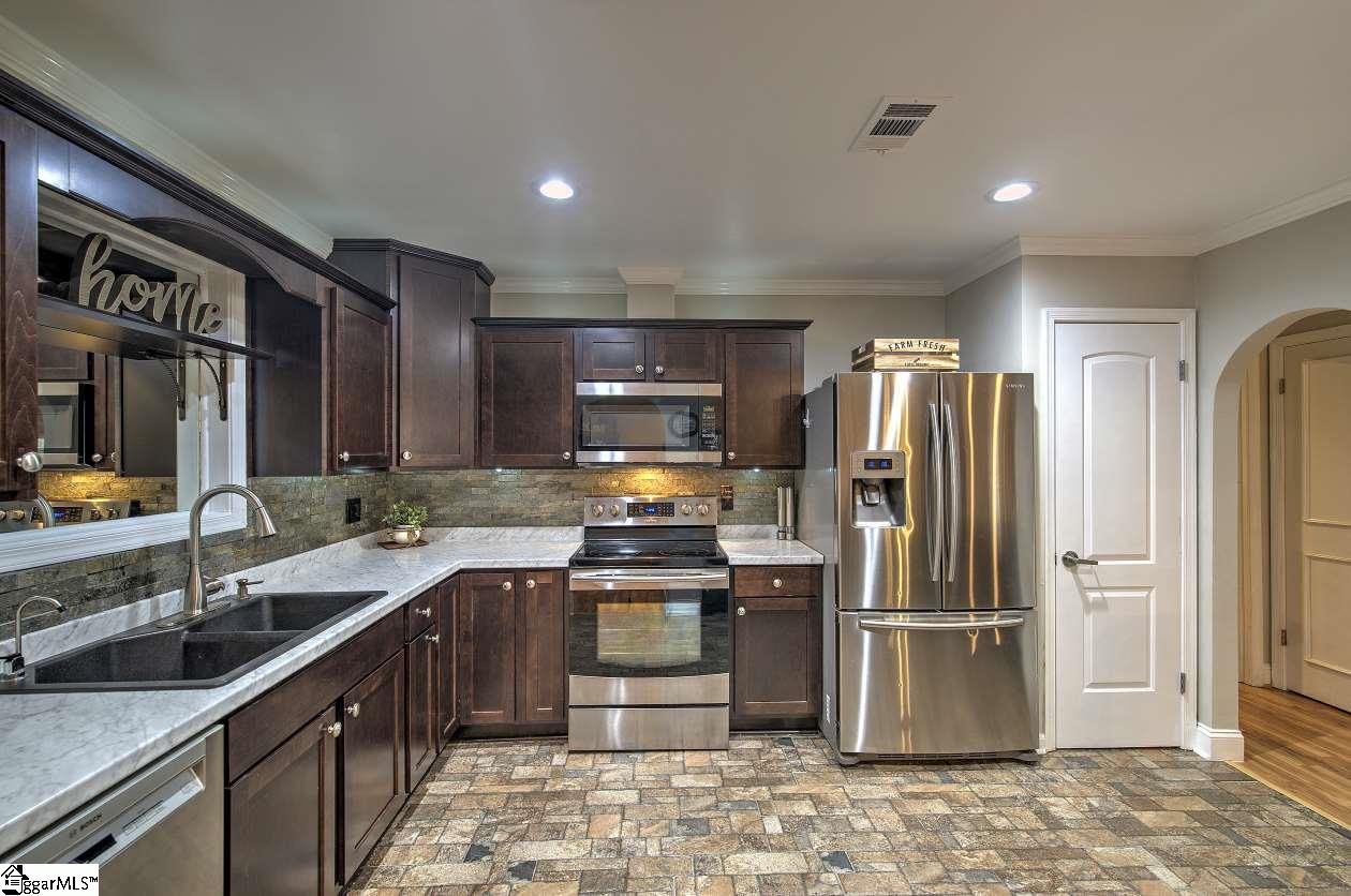 220 Piedmont Golf Course Road Piedmont, SC 29673 - Photo 7 of 36 Gallery Image 7