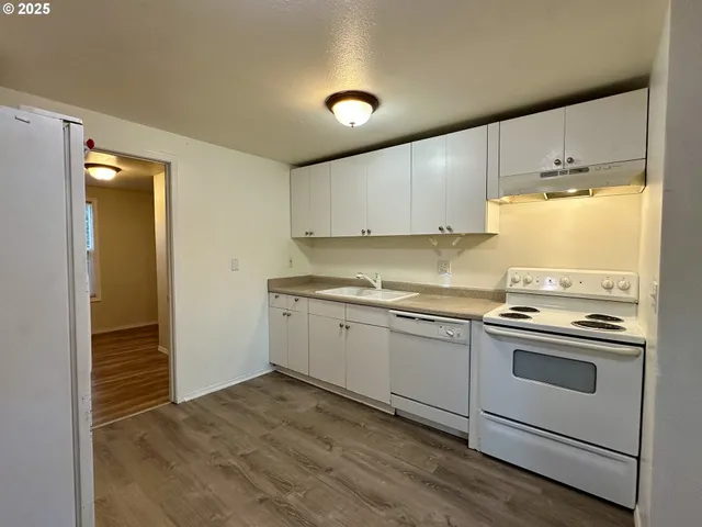 $270,000 | 9511 Northeast Gertz Circle, Portland, OR 97211