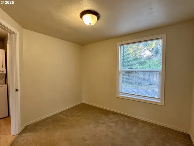 $270,000 | 9511 Northeast Gertz Circle, Portland, OR 97211
