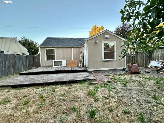 $270,000 | 9511 Northeast Gertz Circle, Portland, OR 97211