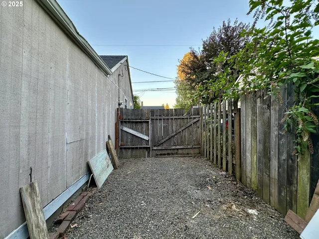 $270,000 | 9511 Northeast Gertz Circle, Portland, OR 97211