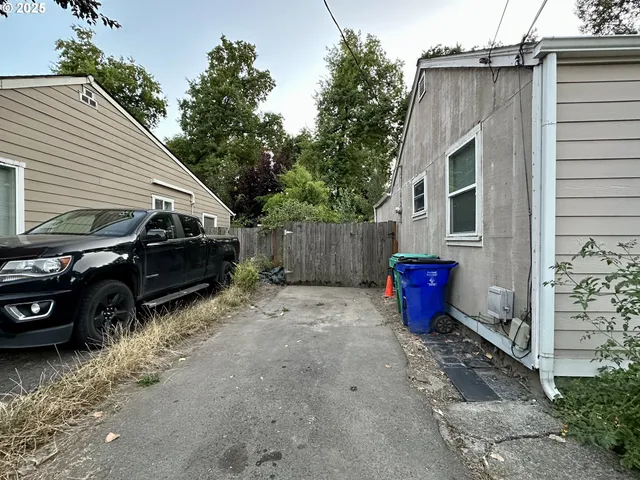 $270,000 | 9511 Northeast Gertz Circle, Portland, OR 97211