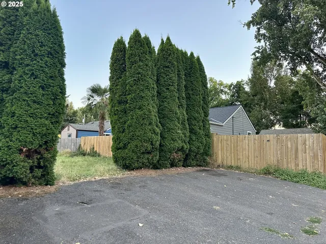 $270,000 | 9511 Northeast Gertz Circle, Portland, OR 97211