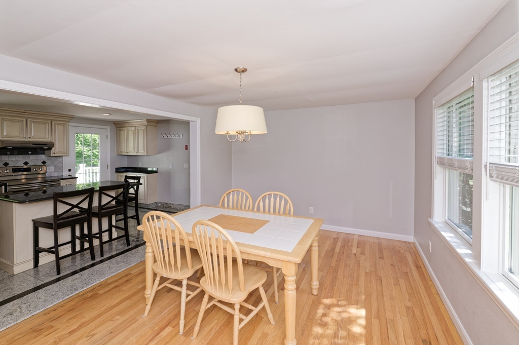 24 Woodland Road Uxbridge, MA 01569 - Photo 4 of 35