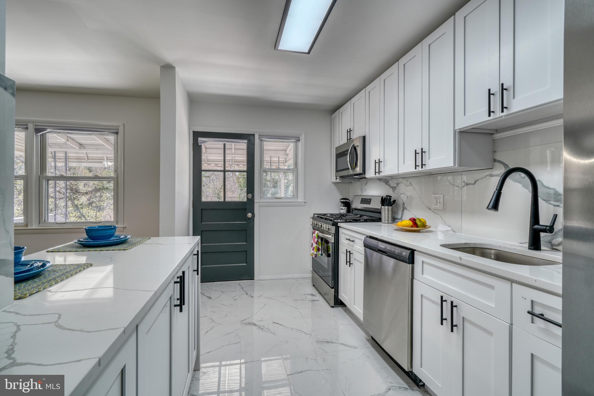 5217 Hillwell Road Baltimore, MD 21229 - Photo 14 of 43 Gallery Image 14