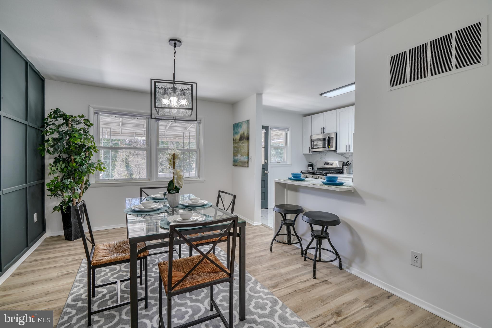 5217 Hillwell Road Baltimore, MD 21229 - Photo 7 of 43 Gallery Image 7