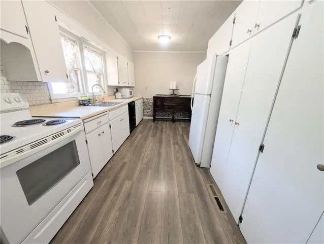 $119,000 | 712 North Jefferson Avenue, Iola, KS 66749