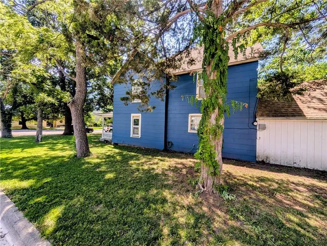 $119,000 | 712 North Jefferson Avenue, Iola, KS 66749