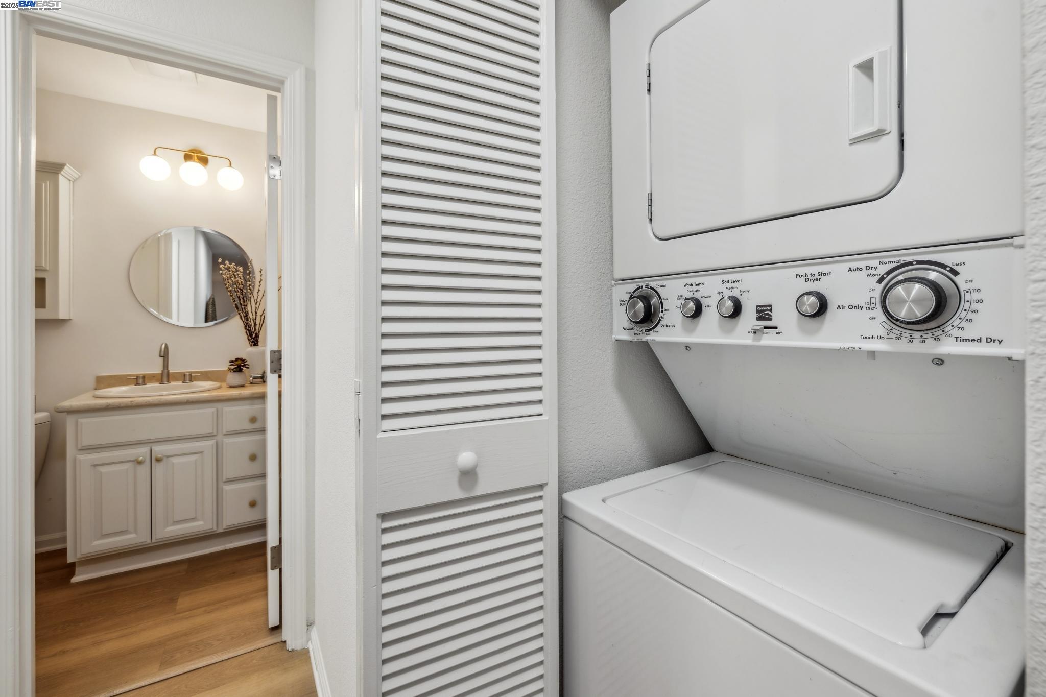 700 Fargo Avenue, Unit 2 San Leandro, CA 94579 - Photo 14 of 39 a utility room with dryer and washer