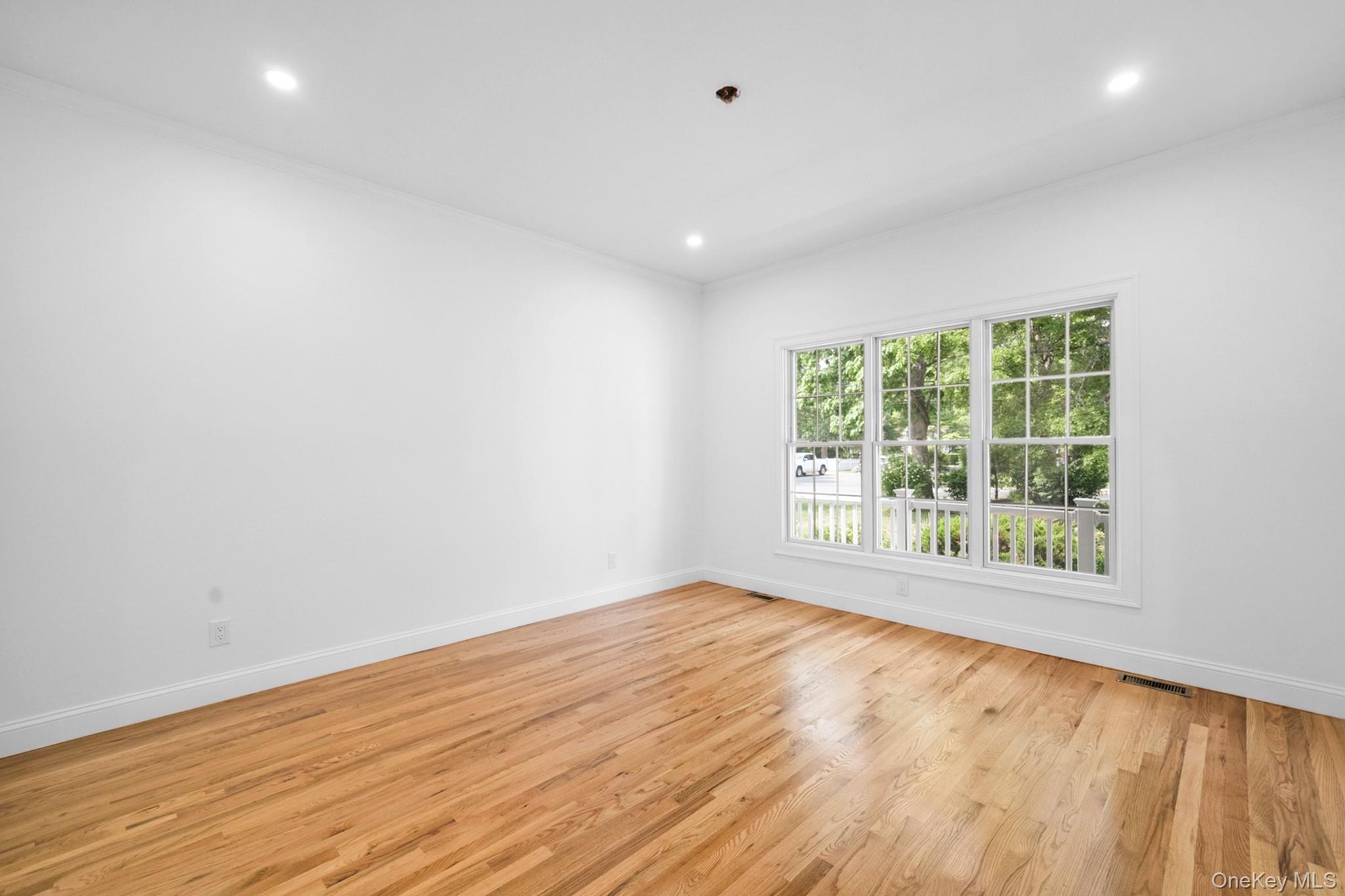 40 Muncey Road Bay Shore, NY 11706 - Photo 35 of 39