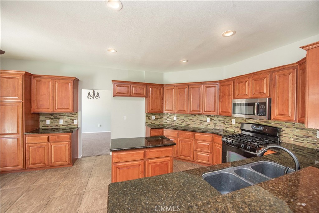3134 Ranier Street Corona, CA 92881 - Photo 16 of 47 Gallery Image 16