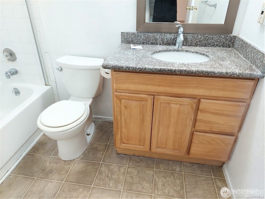 14665 Northeast 34th Street, Unit B22 Bellevue, WA 98007 - Photo 8 of 18