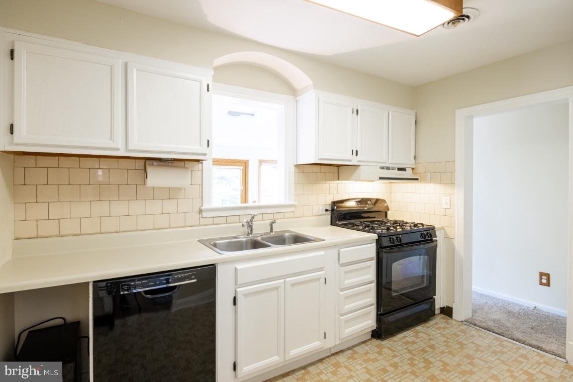 6402 Sharon Road Baltimore, MD 21239 - Photo 12 of 56 Kitchen