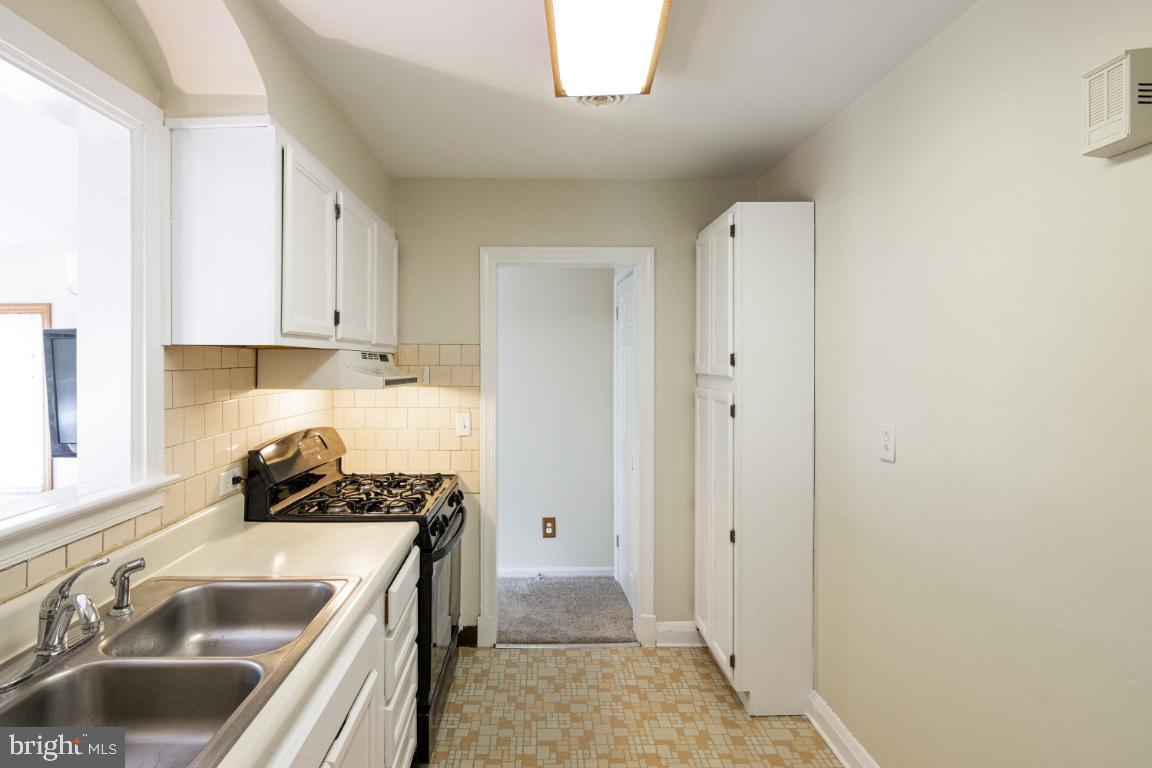 6402 Sharon Road Baltimore, MD 21239 - Photo 14 of 56 Kitchen