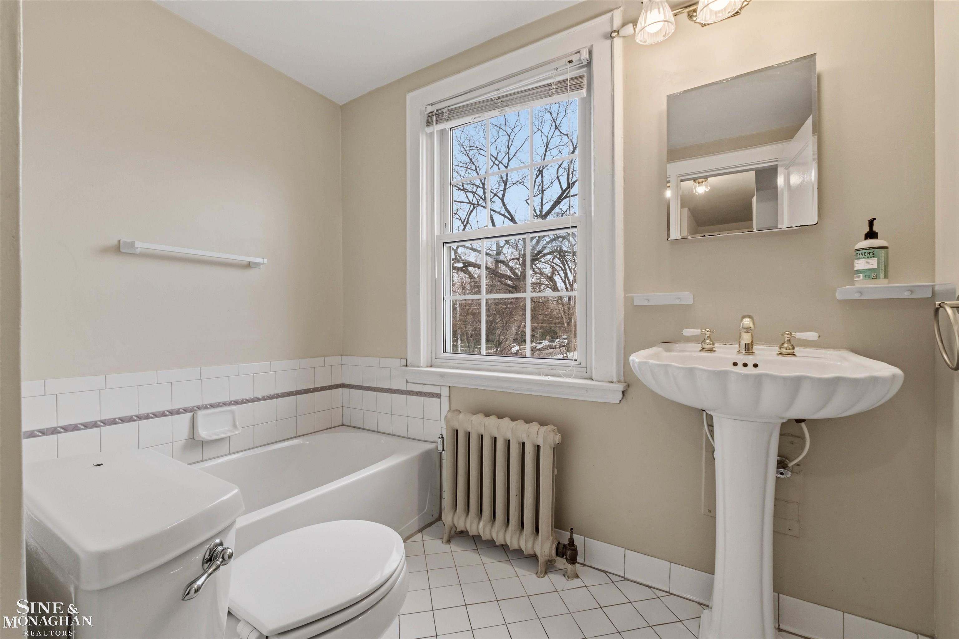 377 Rivard Boulevard Grosse Pointe, MI 48230 - Photo 17 of 45