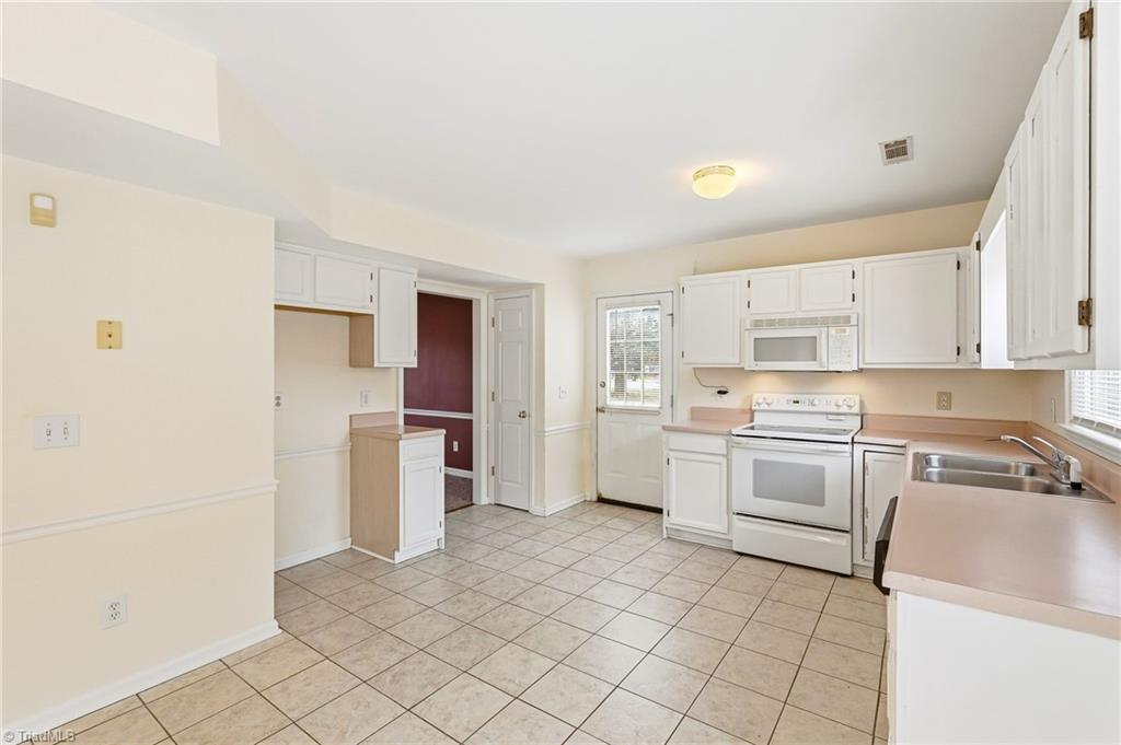 4331 Kinnamon Road Winston-Salem, NC 27103 - Photo 17 of 46
