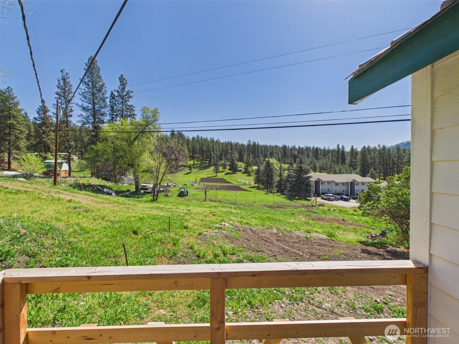 50 Klondike Road Republic, WA 99166 - Photo 15 of 18 a view of a back yard