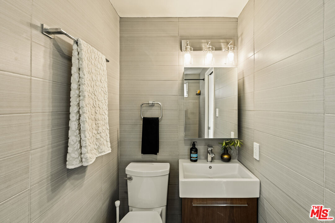 7406 Earldom Avenue Playa del Rey, CA 90293 - Photo 32 of 61 Gallery Image 32