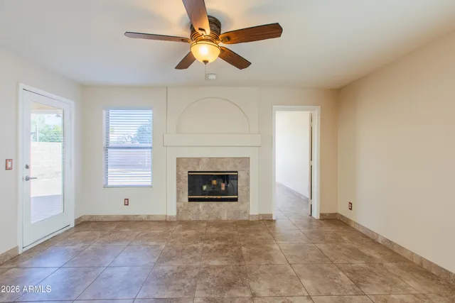 $2,700 | 18623 North 39th Way, Phoenix, AZ 85050