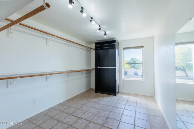 $2,700 | 18623 North 39th Way, Phoenix, AZ 85050